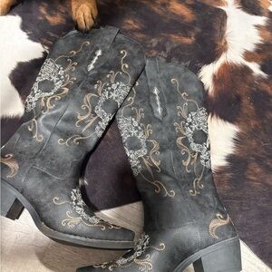 Embroidered Black Western Boots